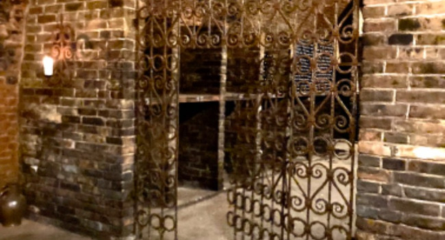 brána k archívním vínům